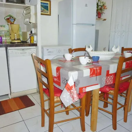 Rez-de-jardin Avec Piscine Et Parking A Marseillan-plage - Fr-1-387-63 Daire