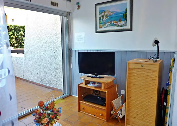 Apartment Rez-de-jardin Avec Piscine Et Parking A Marseillan-plage - Fr-1-387-63 Marseillan (Herault)